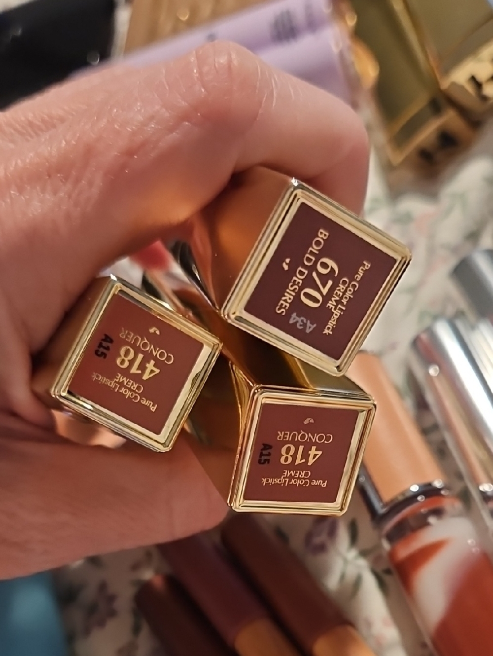 Large Lot Of Highend Cosmetics - Picture 9 of 9